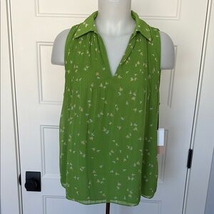 NWT Halogen V-neck Sleeveless Pleated Flowy Top in Sz Medium